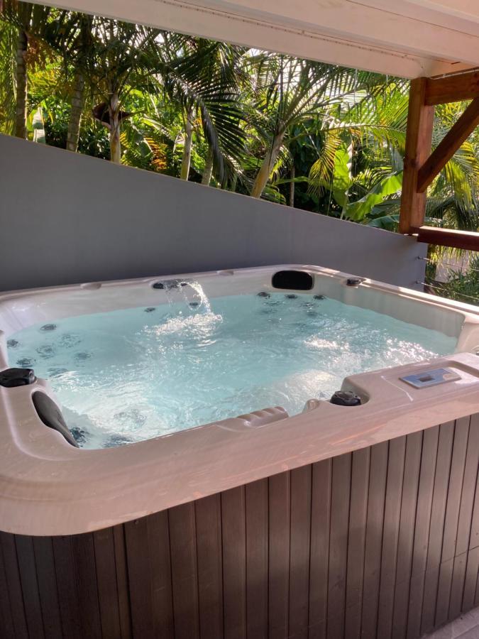 Blue Dream Spa レ・トロワ・イレ エクステリア 写真